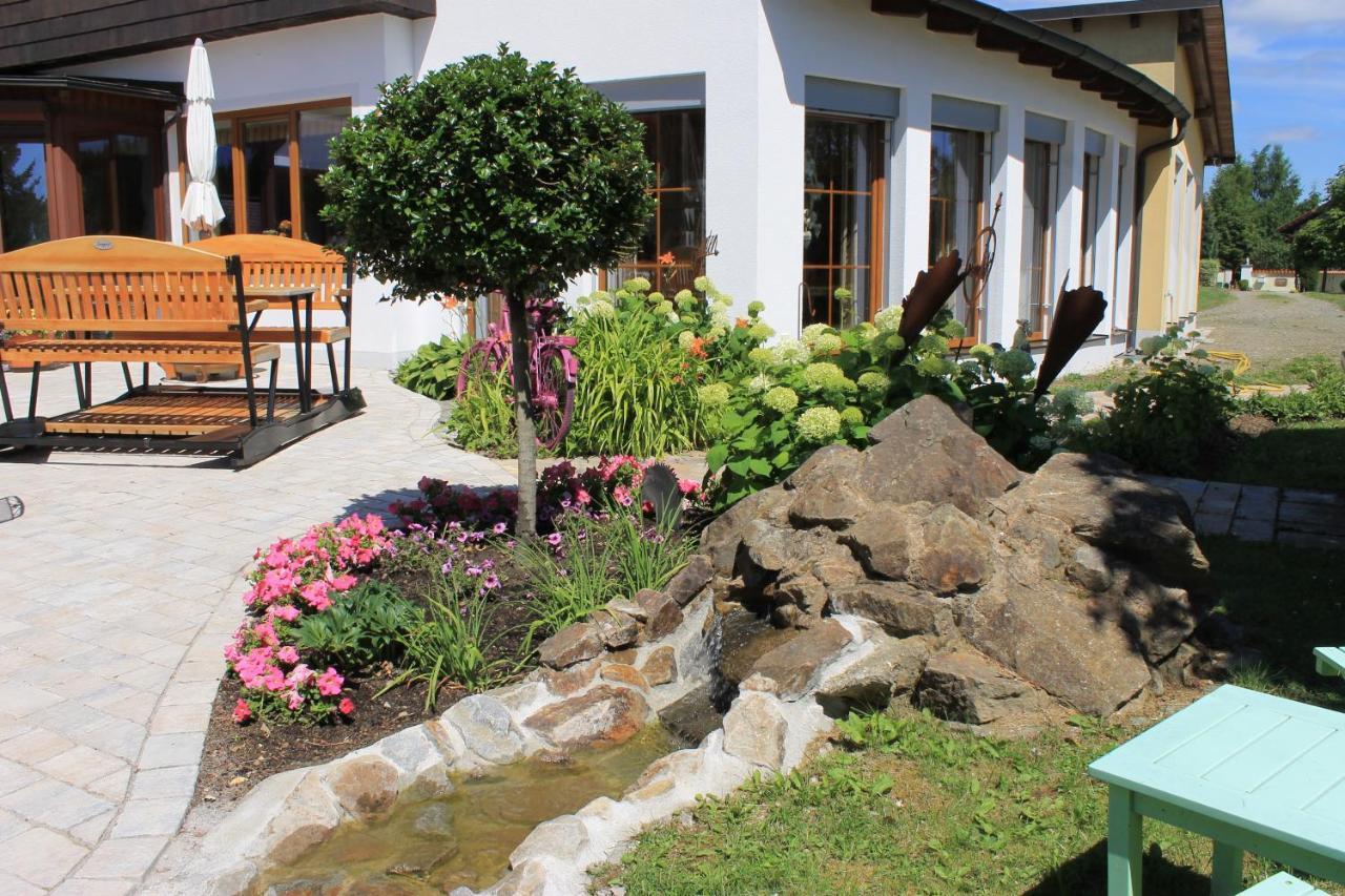 Landhotel Kastanienhof Georgenberg Exterior foto